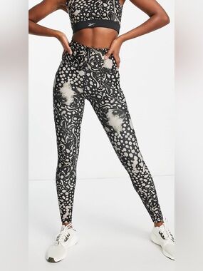 Reebok Training Modern Safari Printed  Athletic Leggings XL